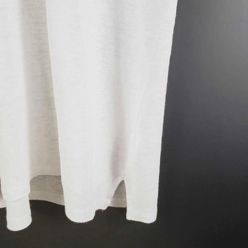 d&co High-Low White Short Sleeved Top Trimmed V-Neck Side Slits - Picture 5 of 13